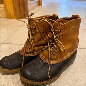 LL BEAN LADIES LEATHER AND RUBBER BOOTS!